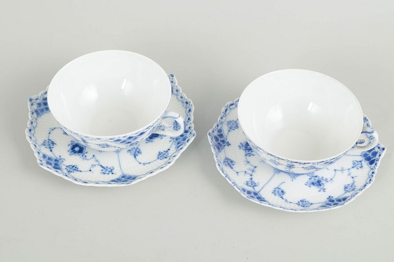 Royal Copenhagen, Denmark. Blue Fluted Full Lace set of two porcelain tea cups with saucers - 2