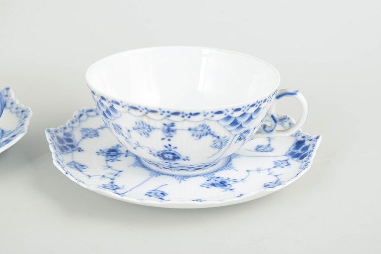 Royal Copenhagen, Denmark. Blue Fluted Full Lace set of two porcelain tea cups with saucers - 3