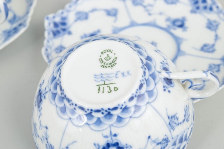 Royal Copenhagen, Denmark. Blue Fluted Full Lace set of two porcelain tea cups with saucers - 4