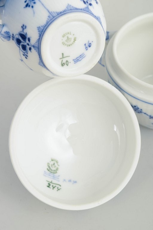 Royal Copenhagen, Denmark. Blue Fluted Plain porcelain creamer and sugar bowl decorated with blue - 4