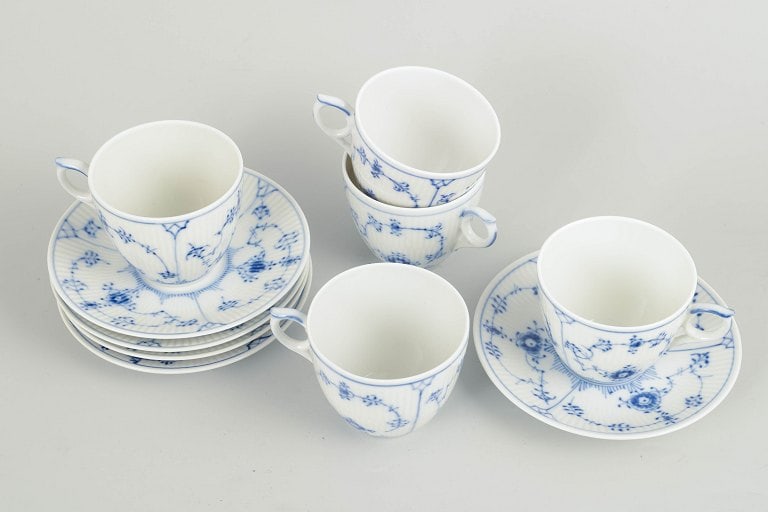 Royal Copenhagen, Denmark. Blue Fluted Plain set of four porcelain coffee cups with matching saucers - 2