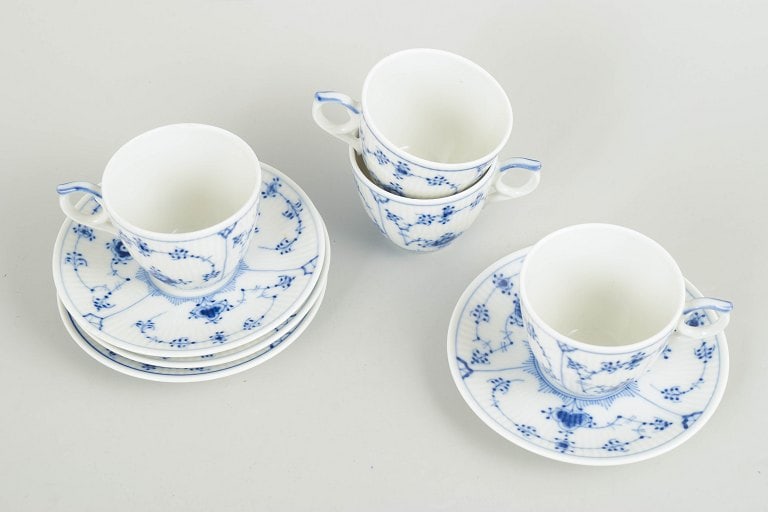 Royal Copenhagen, Denmark. Blue Fluted Plain set of four porcelain coffee cups with matching saucers - 2