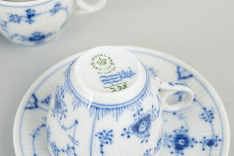 Royal Copenhagen, Denmark. Blue Fluted Plain set of four porcelain coffee cups with matching saucers - 4