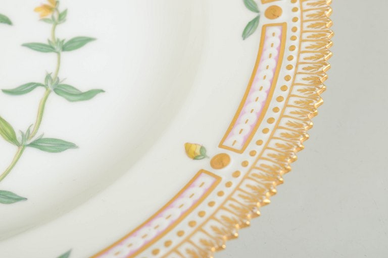 Royal Copenhagen, Denmark. Flora Danica porcelain dinner plate with botanical motif. Dated 1962. - 3