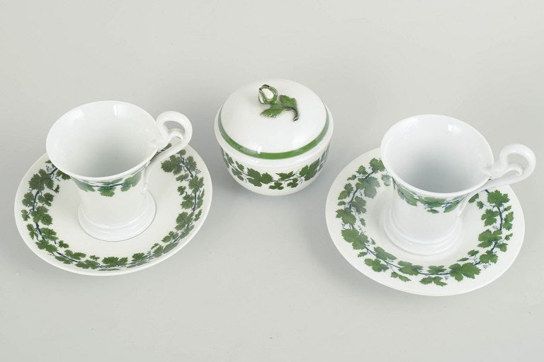 Meissen, Germany. Pair of porcelain coffee cups with saucers and sugar bowl with a green vine leaf - 2