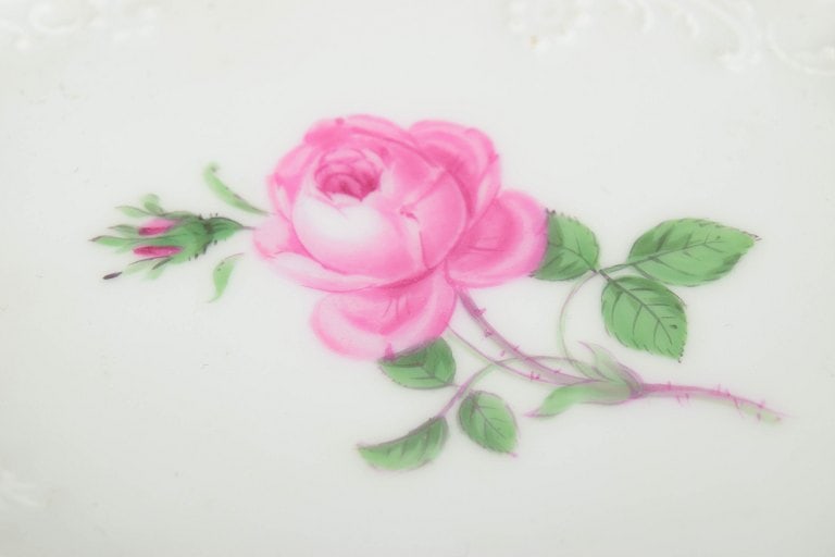 Meissen, Germany. Small porcelain dish with polychrome rose in the centre. Approx. 1930s–1940s. - 3
