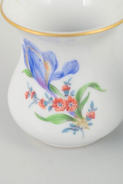 Meissen, Germany. Pair of miniature porcelain vases with polychrome flowers. Approx. 1930s–1940s. - 3