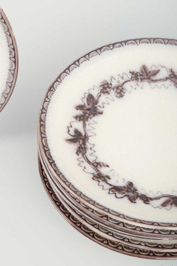 Gefle, Sweden. Set of six round 'Mullbär' faience plates with relief decoration. 1930s. - 3
