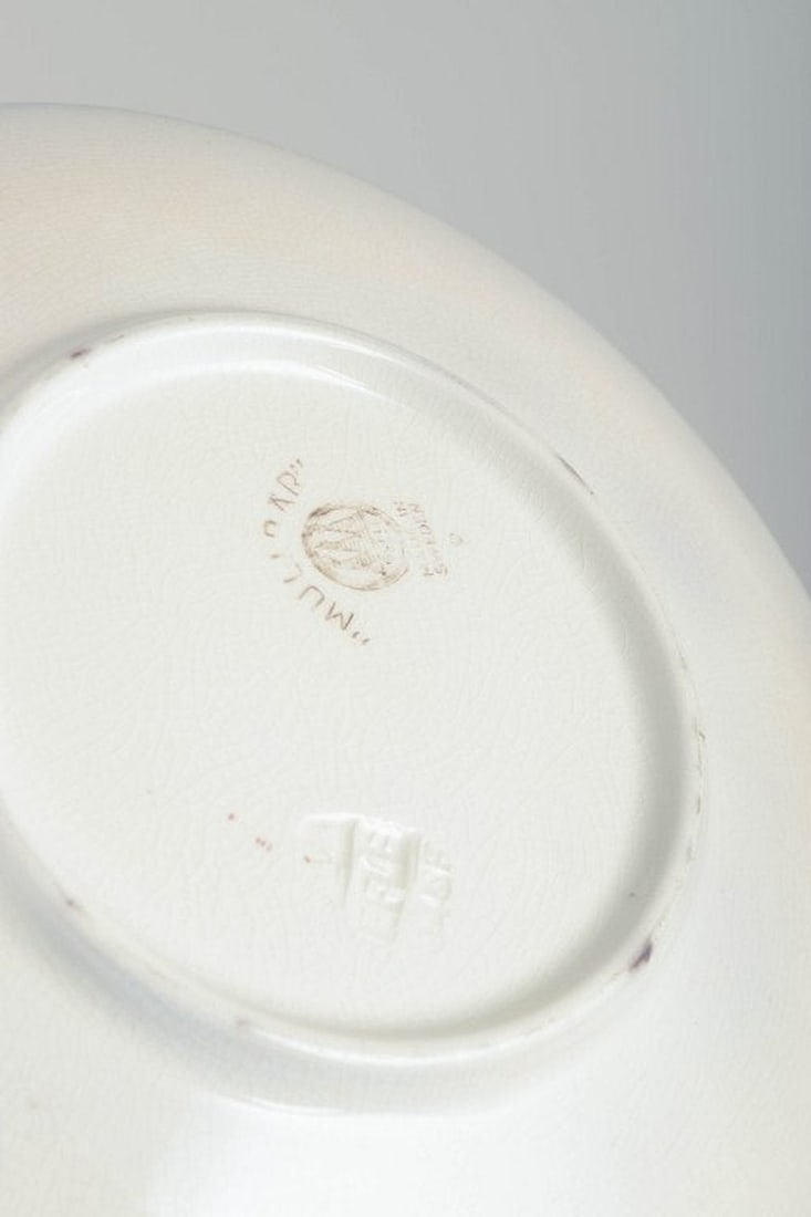 Gefle, Sweden. Set of six round 'Mullbär' faience plates with relief decoration. 1930s. - 4