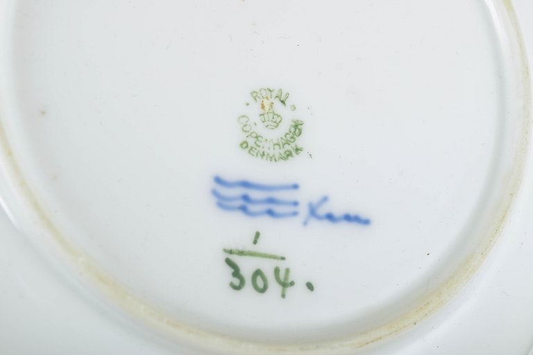 Royal Copenhagen, Denmark. Blue Fluted Plain porcelain bowl decorated with cobalt blue underglaze. - 4