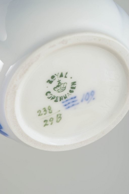 Royal Copenhagen, Denmark. Art Nouveau porcelain vase with handle with floral motif. Approx. 1900s. - 4