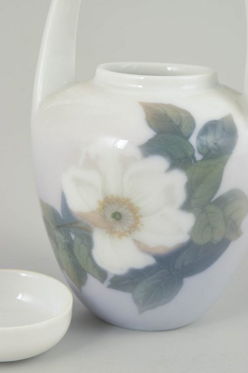 Royal Copenhagen, Denmark. Art Nouveau porcelain lidded vase with handle with floral and foliage - 3