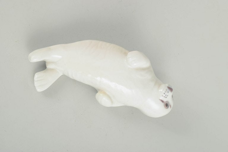 Royal Copenhagen, Denmark. Porcelain baby seal figurine with soft, rounded forms. Approx. 1990s. - 2