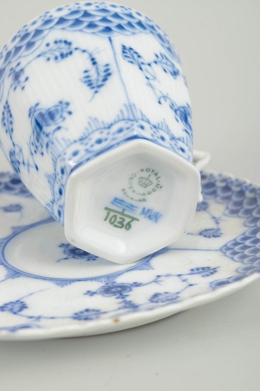 Royal Copenhagen, Denmark. Blue Fluted Full Lace coffee cup with saucer with underglaze decoration. - 4