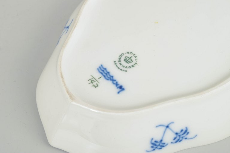 Royal Copenhagen, Denmark. Blue Fluted Plain oval porcelain dish with underglaze decoration. Approx. - 4