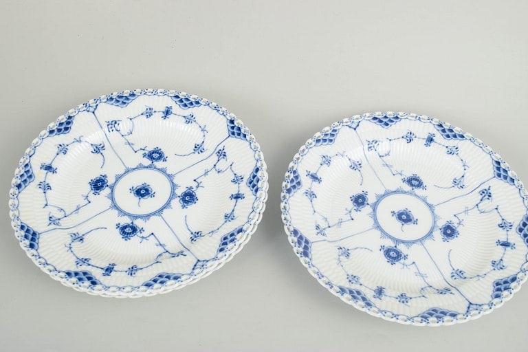 Royal Copenhagen, Denmark. Blue Flower Full Lace set of three porcelain dinner plates with - 2