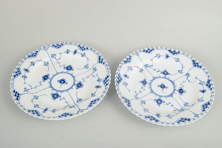 Royal Copenhagen, Denmark. Blue Flower Full Lace set of two porcelain dinner plates with underglaze - 2