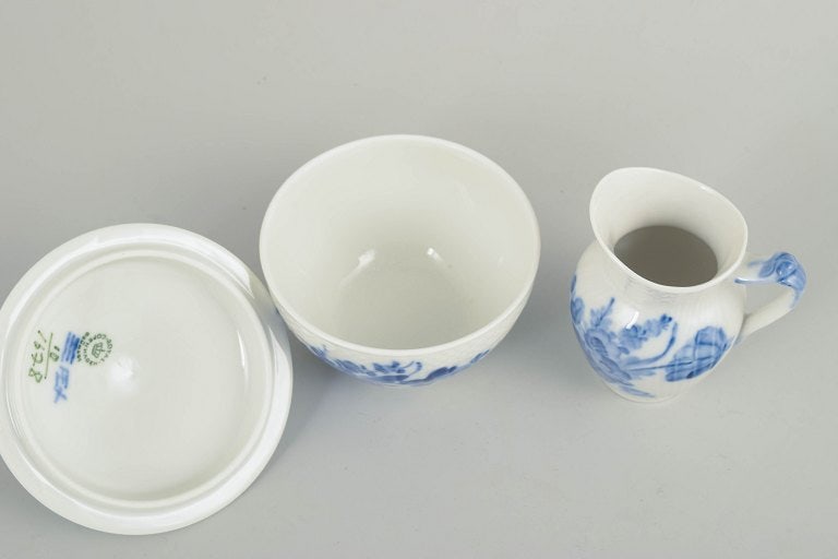 Royal Copenhagen, Denmark. Blue Flower Braided porcelain sugar bowl and cream jug with underglaze - 3