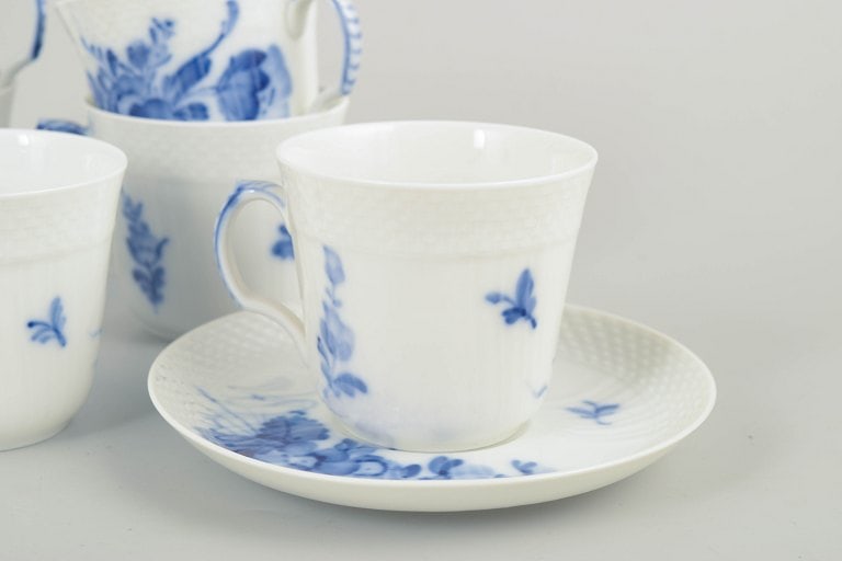 Royal Copenhagen, Denmark. Blue Flower Braided set of six porcelain coffee cups with underglaze - 3