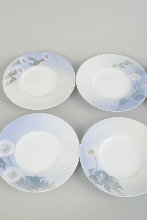 Royal Copenhagen, Denmark. Art Nouveau set of six porcelain plates with floral and foliage motifs. - 2