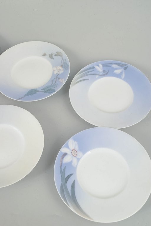 Royal Copenhagen, Denmark. Art Nouveau set of six porcelain plates with floral and foliage motifs. - 3