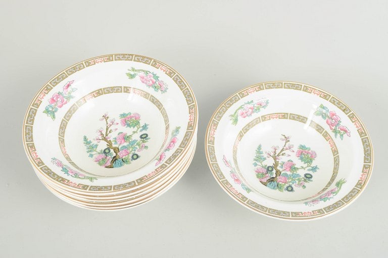 Wedgwood & Co Ltd, England. Set of seven porcelain bowls with floral motifs and gilt border. Approx. - 2