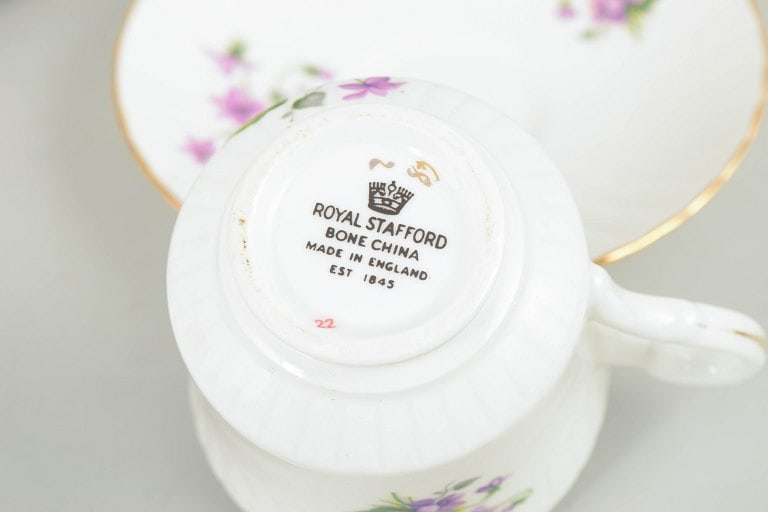 Royal Stafford, England. Set of five bone china coffee cups with saucers with purple flowers. - 4