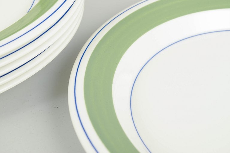 Esteri Tomula for Arabia, Finland. Set of six porcelain dinner plates with “Krokus?? pattern in - 3