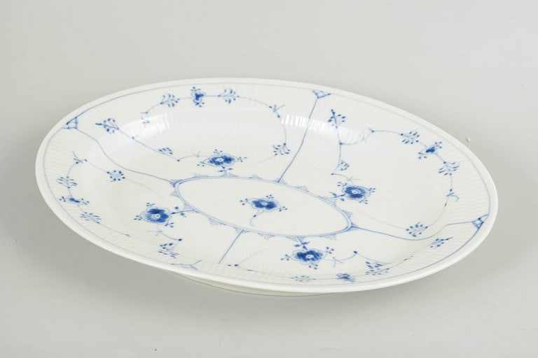 Royal Copenhagen, Denmark. Blue Fluted Plain porcelain serving tray with underglaze blue decoration. - 2