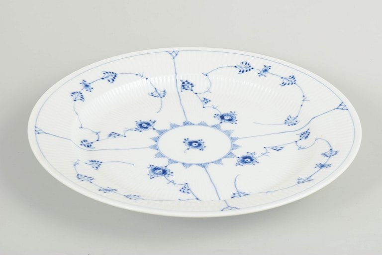 Royal Copenhagen, Denmark. Blue Fluted Plain porcelain serving platter with underglaze blue - 2