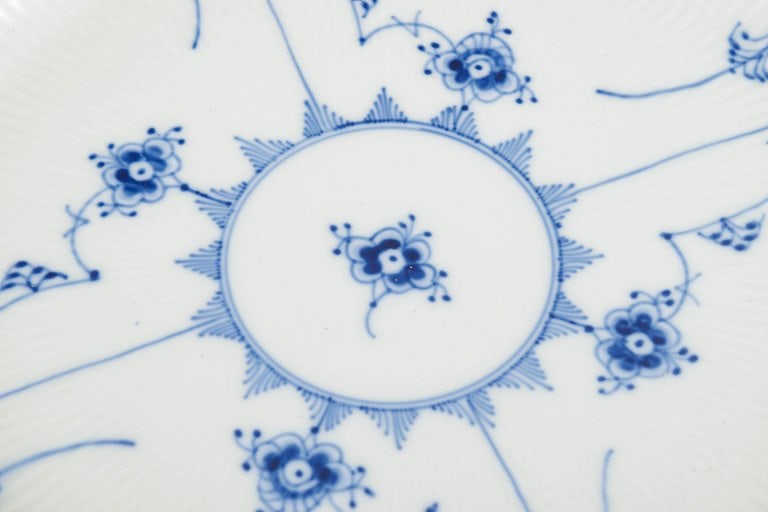 Royal Copenhagen, Denmark. Blue Fluted Plain porcelain serving platter with underglaze blue - 3