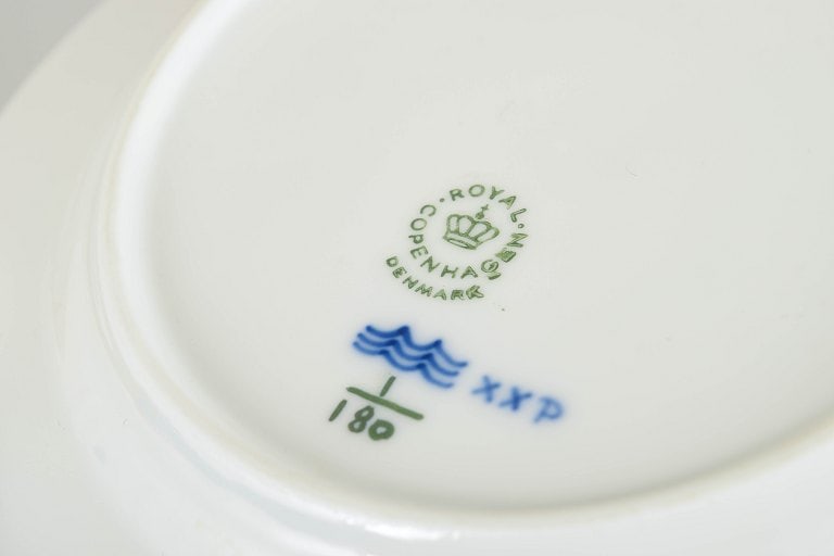 Royal Copenhagen, Denmark. Blue Fluted Plain set of five porcelain cake plates with underglaze blue - 4
