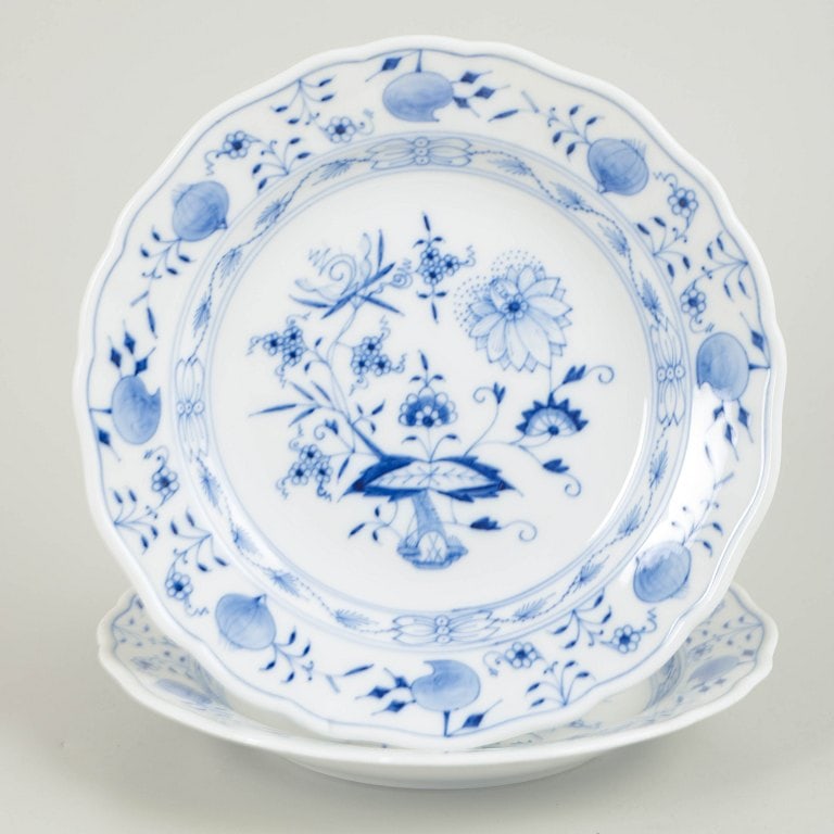 Meissen, Germany. Blue Onion, set of two porcelain salad plates. Mid 20th century. (1 of 4)