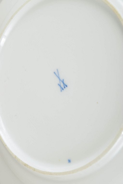Meissen, Germany. Blue Onion, set of two porcelain salad plates. Mid 20th century. - 4