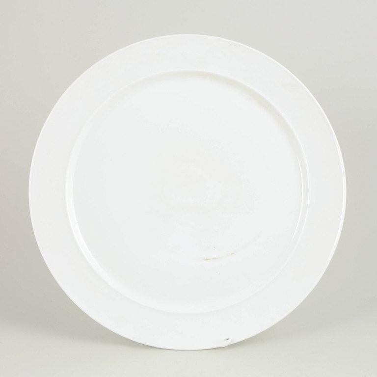 Rosenthal, Germany. Large round serving platter in white glazed porcelain with a broad rim. Approx. (1 of 4)