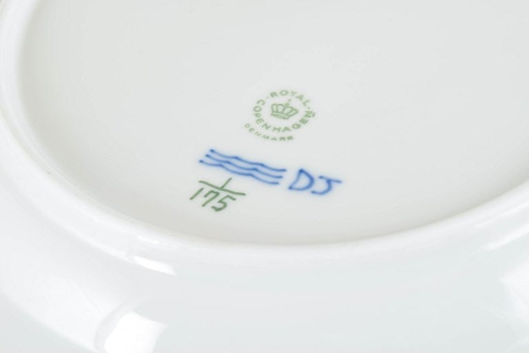 Royal Copenhagen, Denmark. Blue Fluted Plain, set of four dinner plates with decoration in cobalt - 4