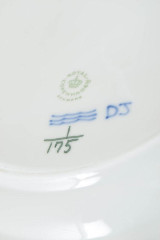 Royal Copenhagen, Denmark. Blue Fluted Plain, set of four dinner plates with decoration in cobalt - 4