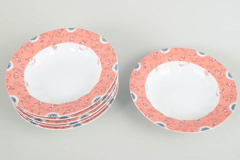 Royal Copenhagen, Denmark. Set of six deep plates in white porcelain with decoration in pink tones. - 2