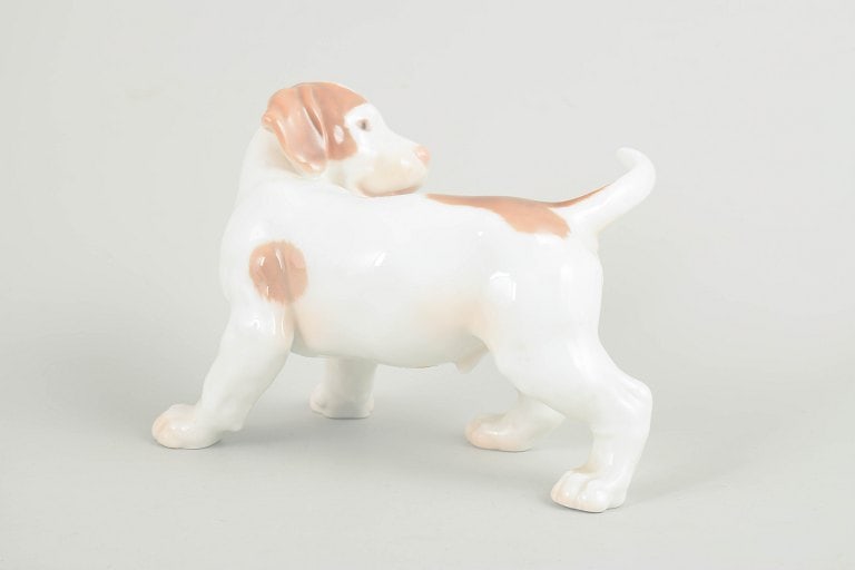 Bing & Grøndahl, Denmark. Porcelain puppy figurine in light brown and cream tones. Approx. 1920s. - 4