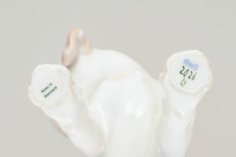 Bing & Grøndahl, Denmark. Porcelain puppy figurine in light brown and cream tones. Approx. 1920s. - 5