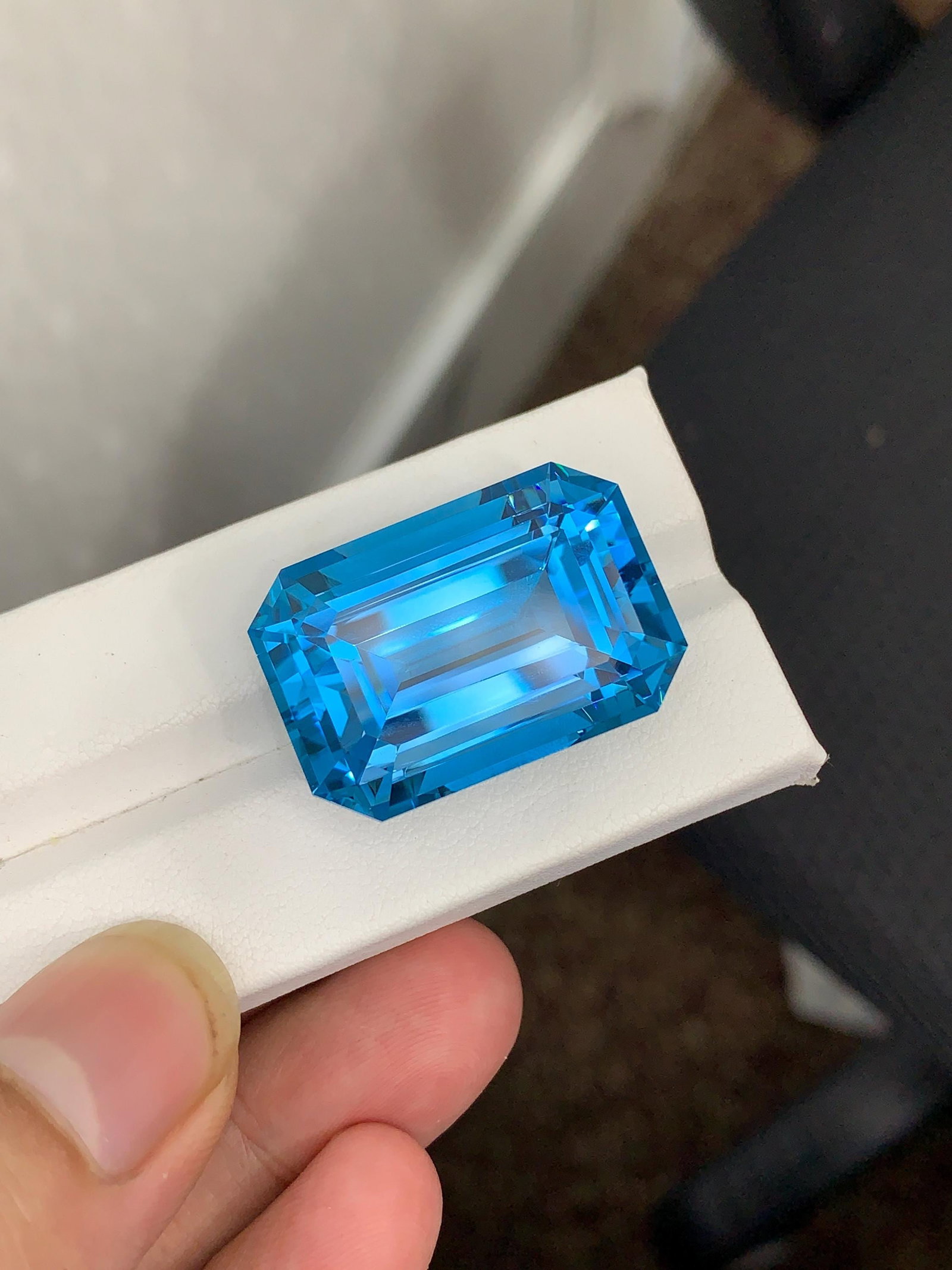 AIG Certified Natural London Blue Topaz Gemstone (74.85 Ct), Brazil Collector Stone: Highlights Supplies for making crafts Materials: Gemstone: Topaz Carat weight: 74.85 Presenting an extraordinary Certified Natural London Blue Topaz gemstone weighing an impressive 74.85 carats, sourc