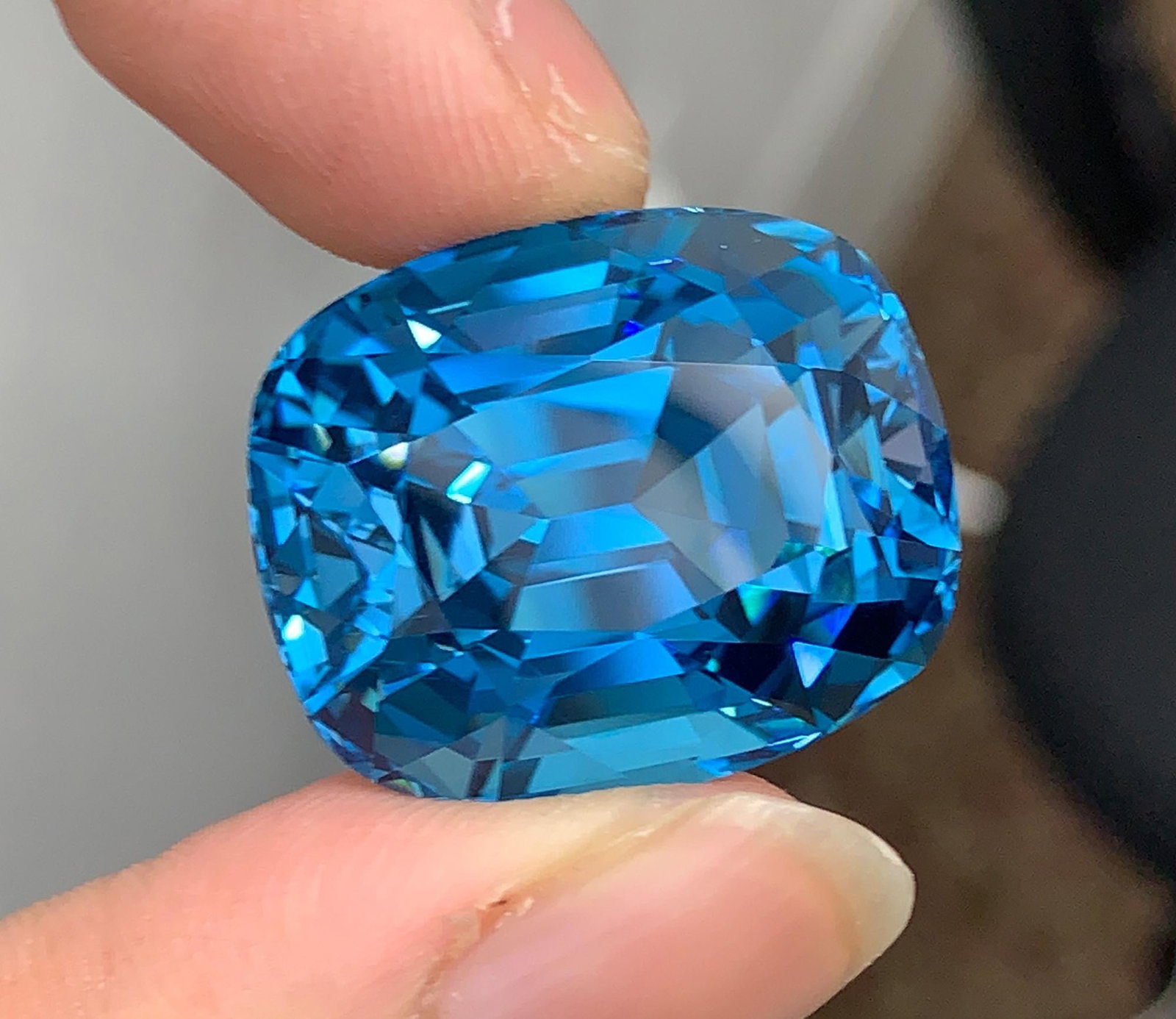 Certified Natural London Blue Topaz Gemstone, 69.24 Ct Cushion Cut Collector Stone: Highlights Supplies for making crafts Materials: Gemstone: Topaz Carat weight: 69.24 Presenting an extraordinary Certified Natural London Blue Topaz gemstone weighing an impressive 69.24 carats,