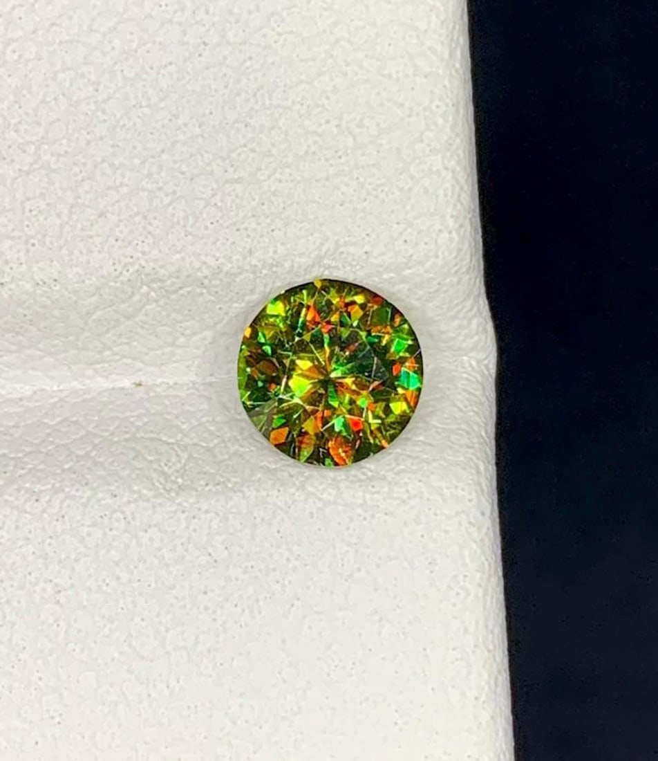 Green Chrome Sphene Gemstone: Round Cut Titanite, June Birthstone: Highlights Supplies for making crafts Materials: Gemstone: Sphene Natural Chrome Sphene Titanite Gemstone, Full Fire Lustrous Green Sphene Round Cut for Ring June Birthstone Weight : 0.74 cts