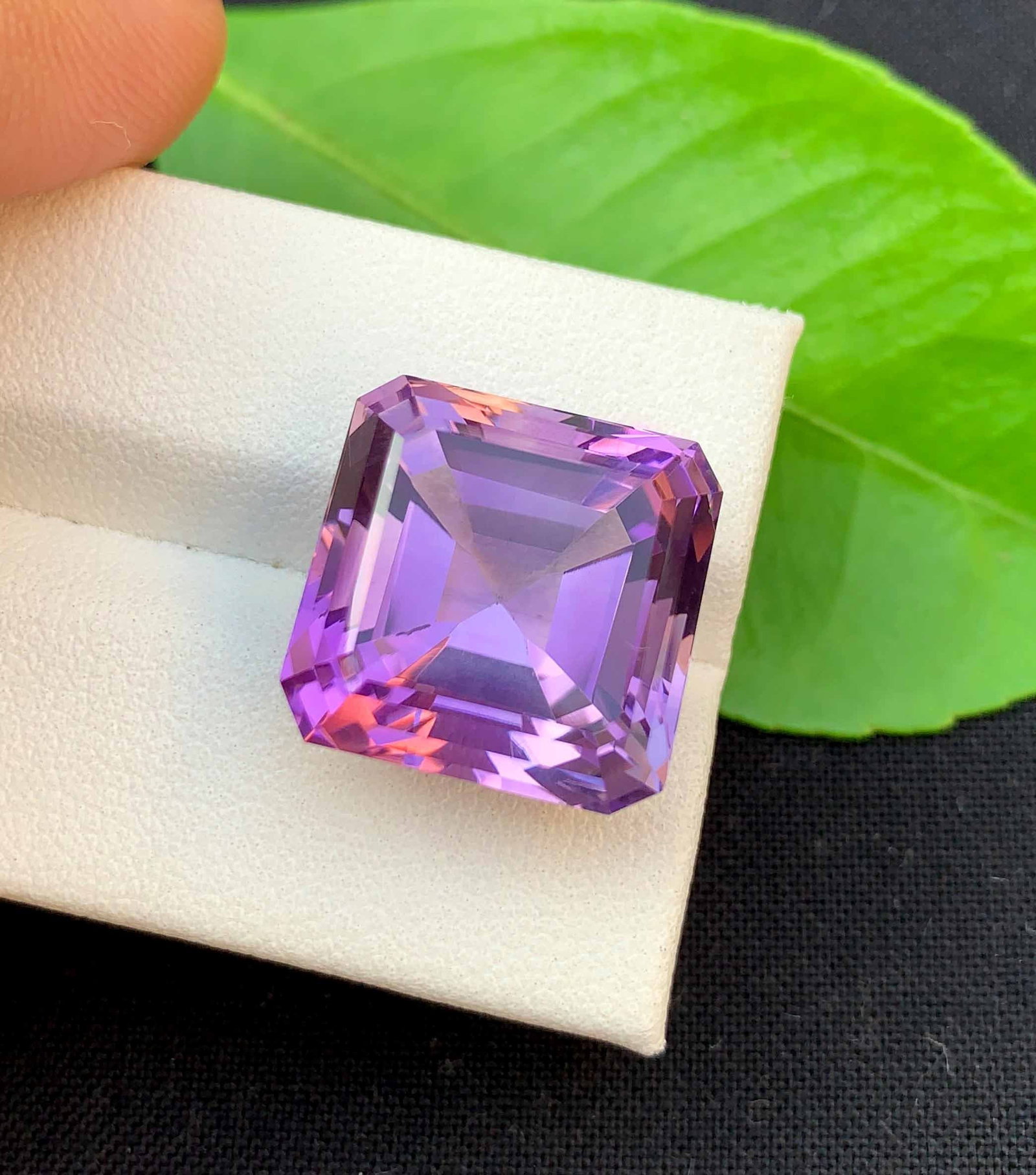 Natural Pinkish Purple Amethyst Gemstone: Asscher Cut, 19.80 Carats - 3