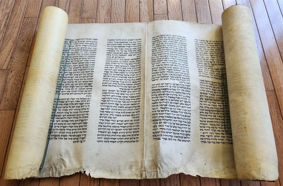 TORAH SCROLL FRAGMENT VELLUM MANUSCRIPT 19th century ANTIQUE Book of EXODUS: FRAGMENT of the BOOK of EXODUS 28:17 38:24 Size 22 by 106" c. late 19th century Frayed margins, some small repairs Purchased in Poland Please see my other auctions Reserve: $300.00 Shipping: Domestic: