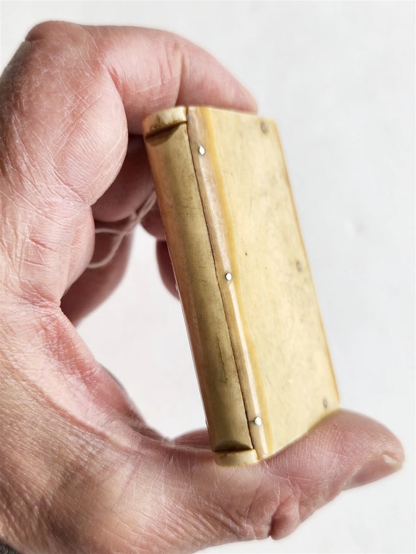MINIATURE BOOK SHAPE MATCH CASE ANTIQUE: MINIATURE BOOK SHAPE MATCH CASE Size 1 1/4 by 2 1/3" Very good condition Please see my other auctions Reserve: $119.00 Shipping: Domestic: Flat-rate of $25.00 to anywhere within the contiguous U.S. In