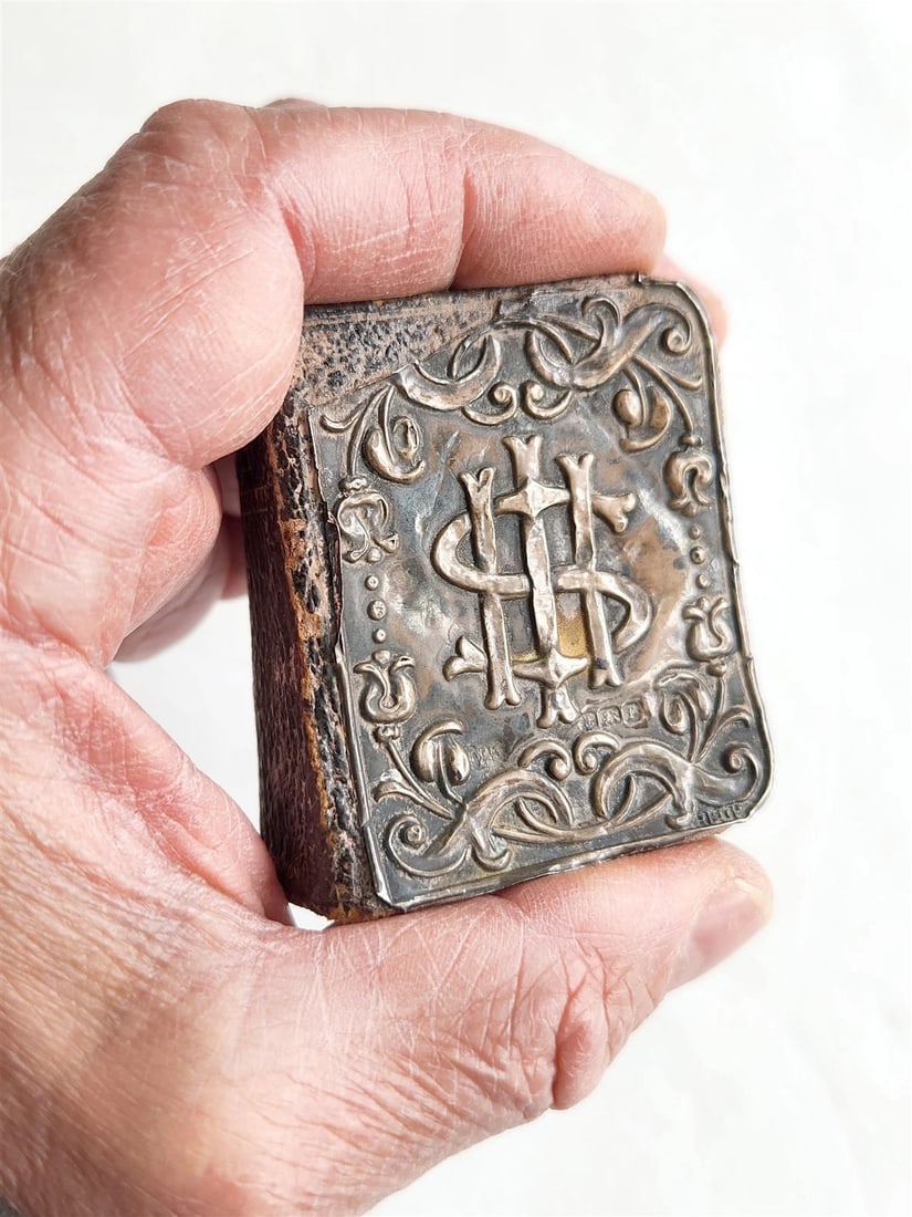 1890s MINIATURE BIBLE in ENGLISH w/ SILVER COVER ANTIQUE (1 of 9)