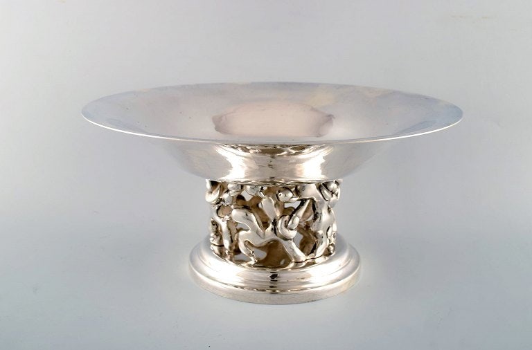 Jean Boggio for Roux-Marquiand, France. Large modernist compote in plated silver. Base with motive - 3