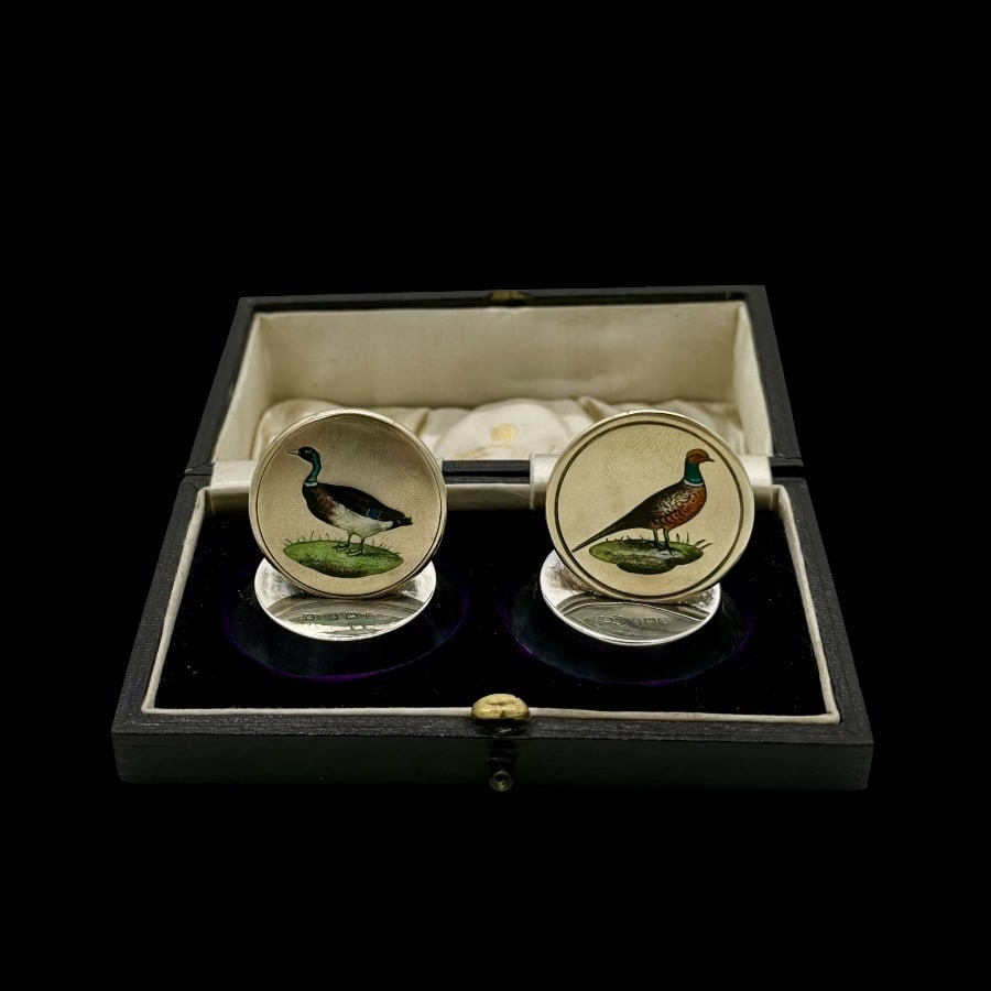 Early 20th Century Antique Edwardian Pair Silver Game Bird Menu Holders Birmingham 1908 Levi &: Title:Early 20th Century Antique Edwardian Pair Silver Game Bird Menu Holders Birmingham 1908 Levi & Salaman Description:Description Delight pair of enamelled menu holders decorated with colourful