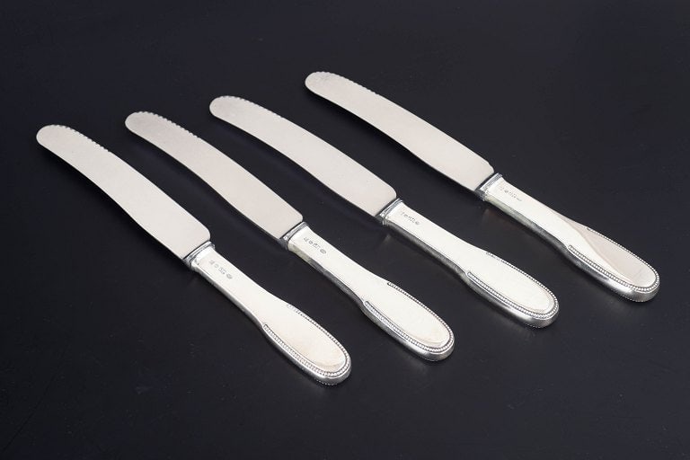 Evald Nielsen, Denmark. Set of four dinner knives in sterling silver and stainless steel. Approx.: Title:Evald Nielsen, Denmark. Set of four dinner knives in sterling silver and stainless steel. Approx. 1930s. Description:Evald Nielsen dinner knives, set of four. Model number 14. Elegant dinner kni